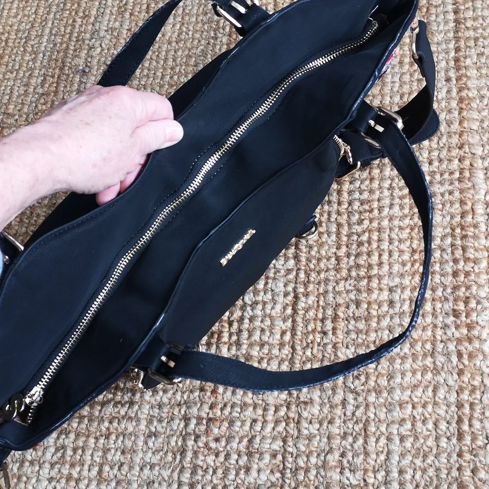 Desigual Large Crossbody (A28) - Picture 13 of 15